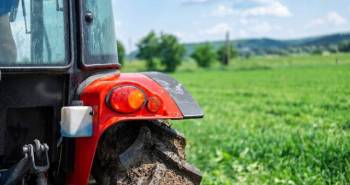 cambio-de-fluido-hidraulico-inversion-en-rendimiento-y-seguridad-para-su-maquinaria-agricola
