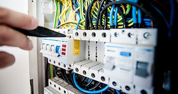 ¿Cómo mantener sus instalaciones eléctricas?